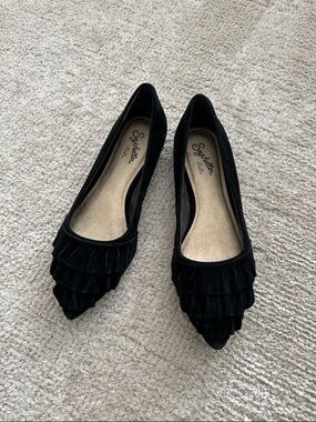 NWOT Seychelles Black Layered Ruffle Suede Flats